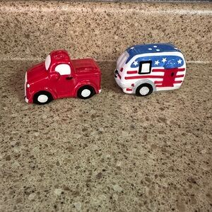 Truck and camper salt & pepper shakers